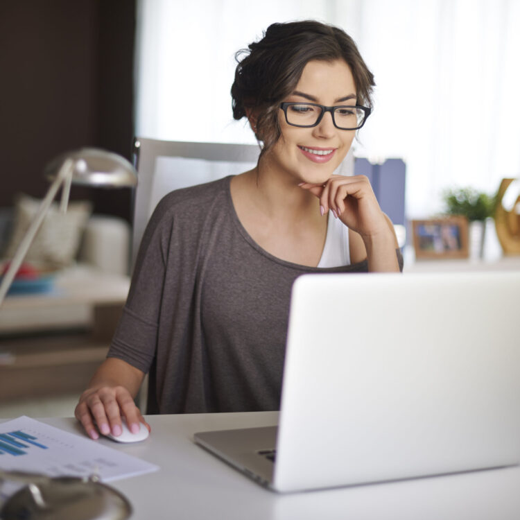 Grupo Consultor - trabajar en casa me permite trabajar de forma flexible scaled